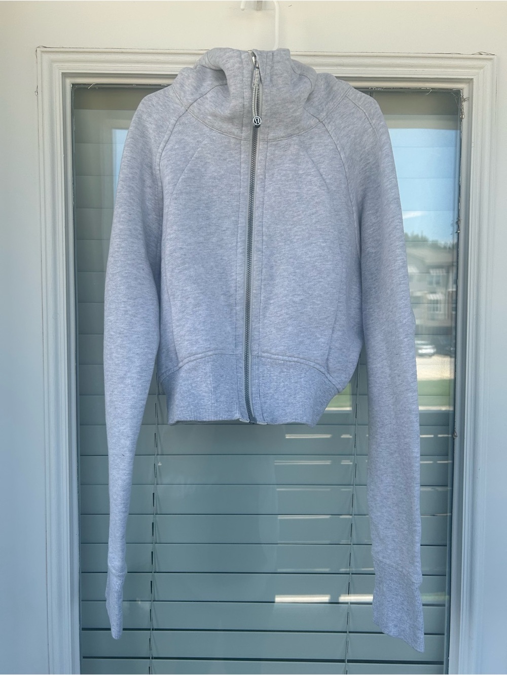 lululemon scuba full-zip cropped hoodie